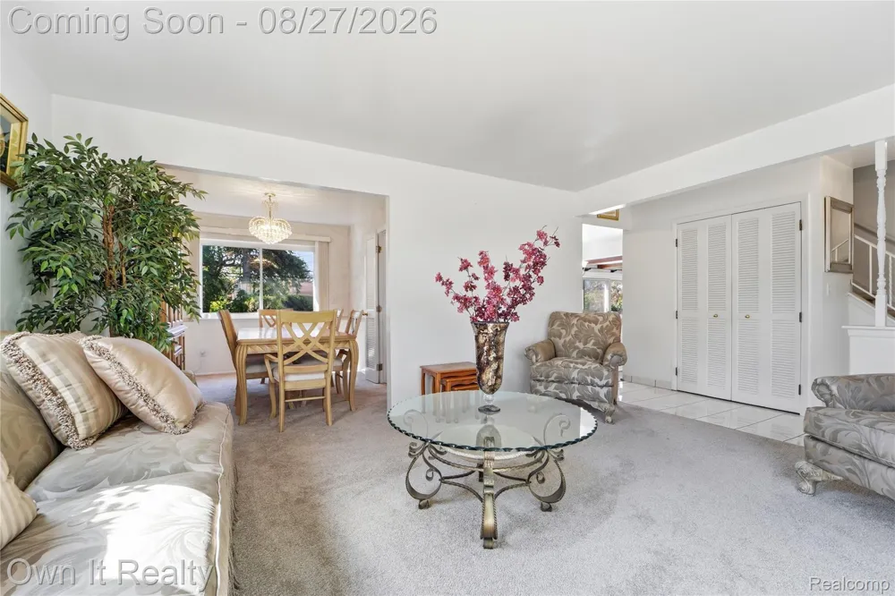 27025 Havelock Drive Dearborn Heights City, MI 48127