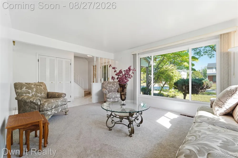 27025 Havelock Drive Dearborn Heights City, MI 48127