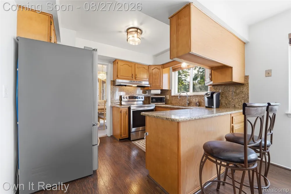 27025 Havelock Drive Dearborn Heights City, MI 48127