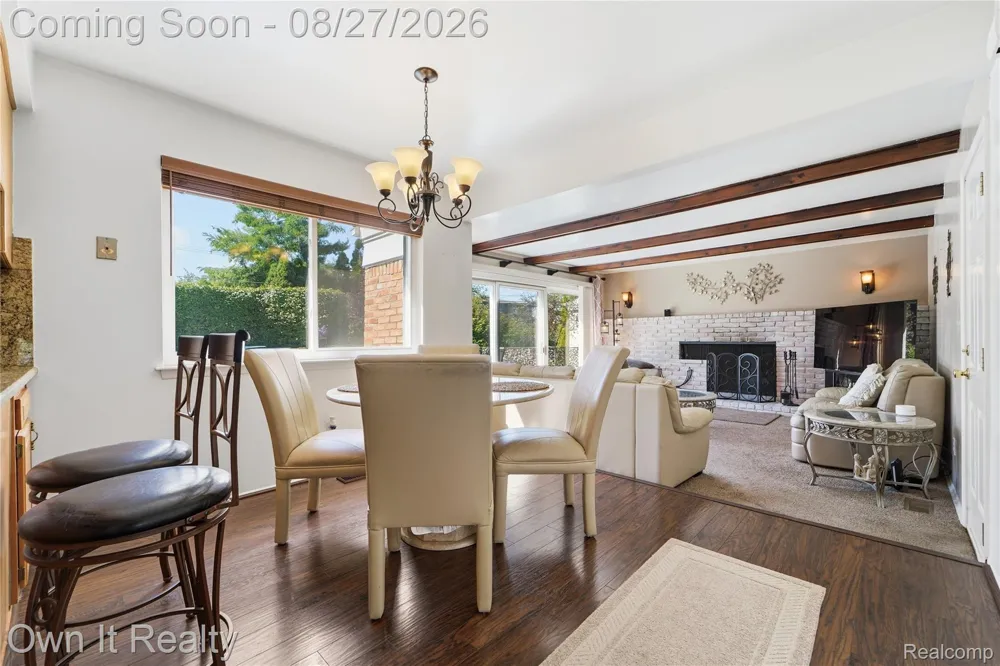 27025 Havelock Drive Dearborn Heights City, MI 48127