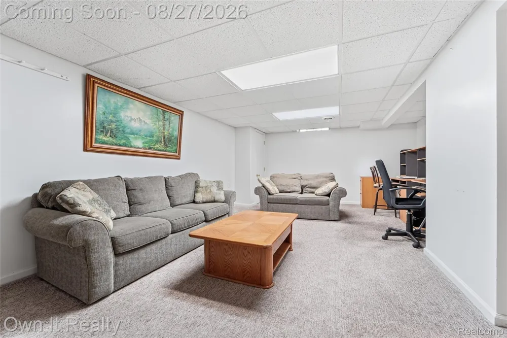 27025 Havelock Drive Dearborn Heights City, MI 48127
