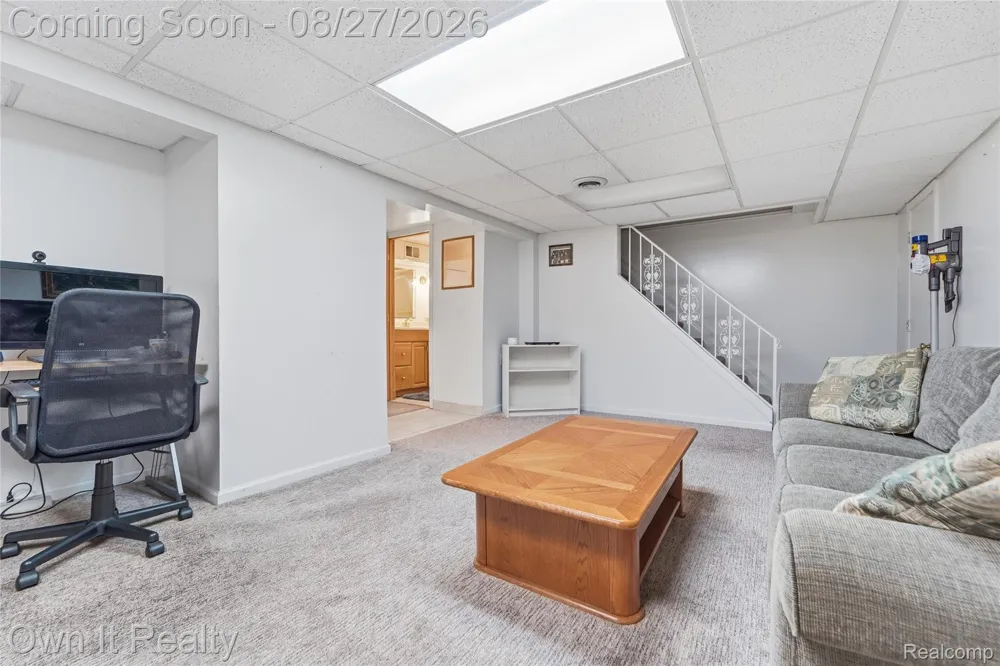 27025 Havelock Drive Dearborn Heights City, MI 48127