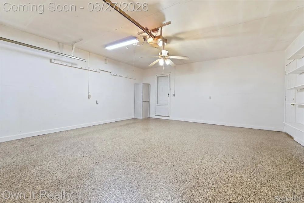27025 Havelock Drive Dearborn Heights City, MI 48127