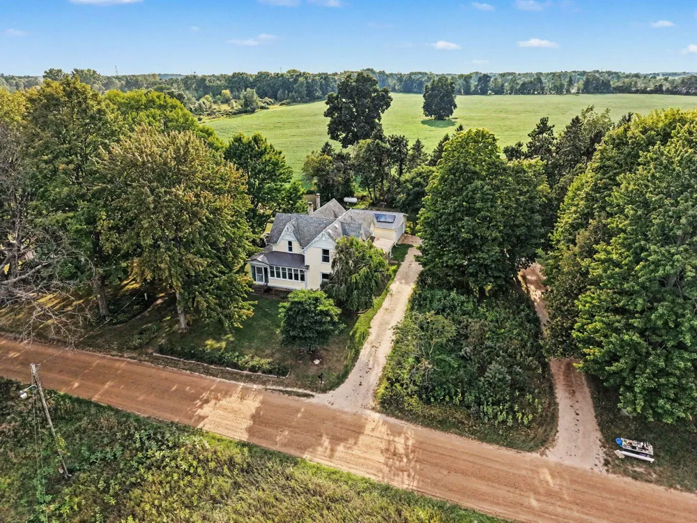 4394 S Lake Road Montcalm Township, MI 48838
