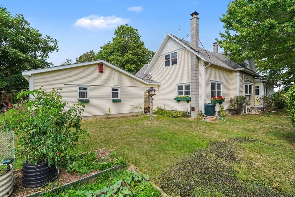 4394 S Lake Road Montcalm Township, MI 48838