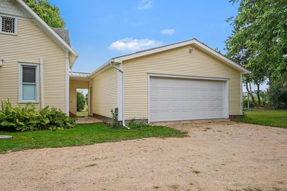 4394 S Lake Road Montcalm Township, MI 48838