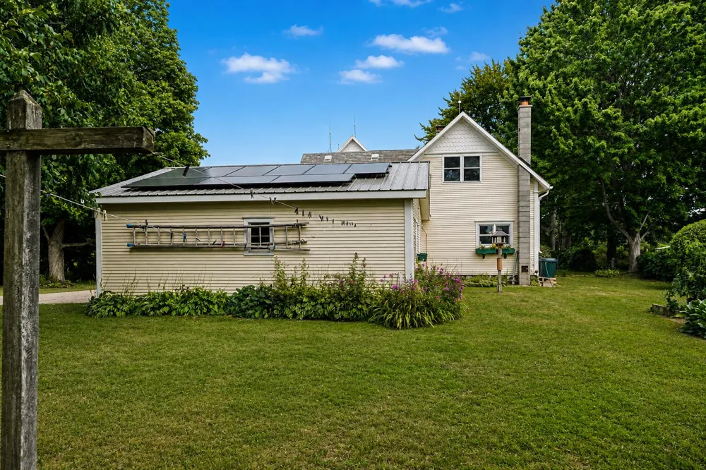 4394 S Lake Road Montcalm Township, MI 48838