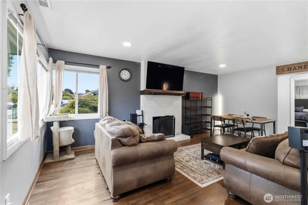 1159 19th Avenue Longview, WA 98632