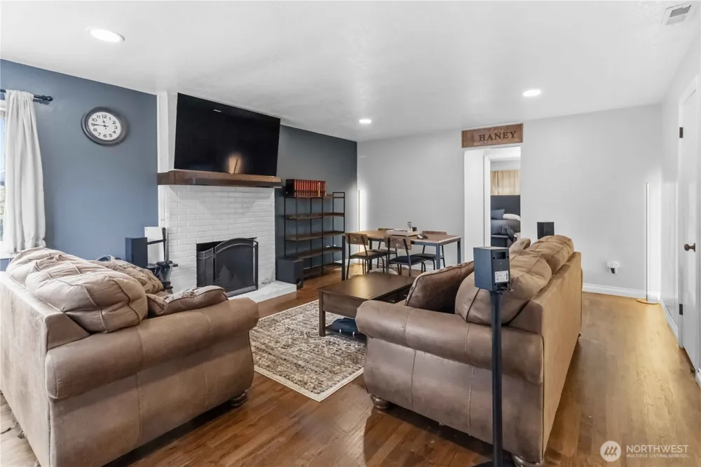 1159 19th Avenue Longview, WA 98632