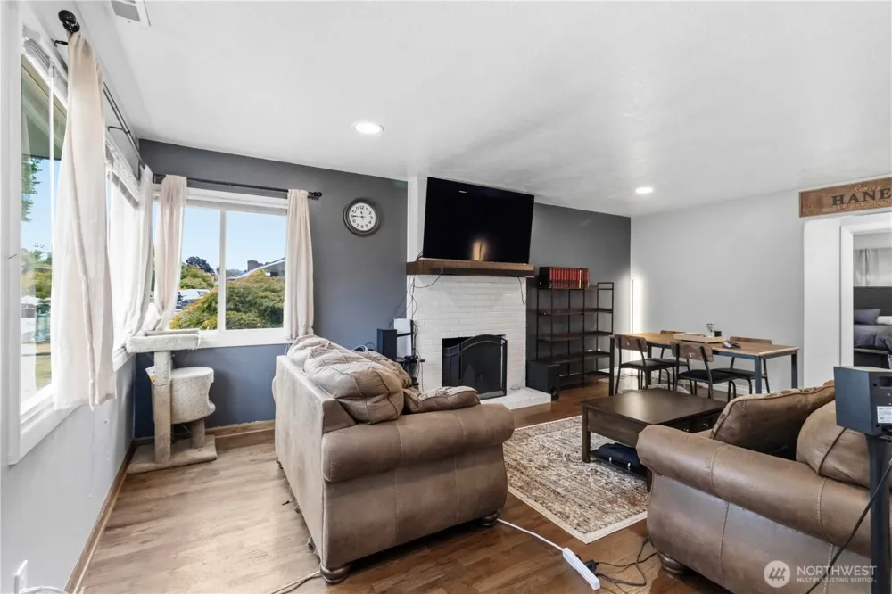 1159 19th Avenue Longview, WA 98632