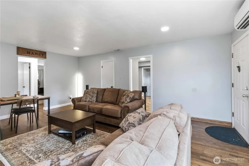 1159 19th Avenue Longview, WA 98632