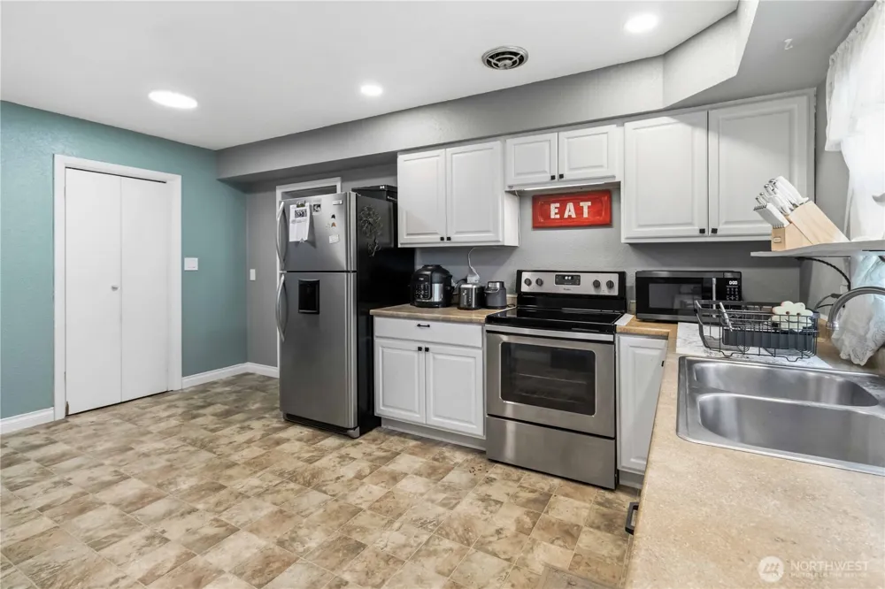 1159 19th Avenue Longview, WA 98632
