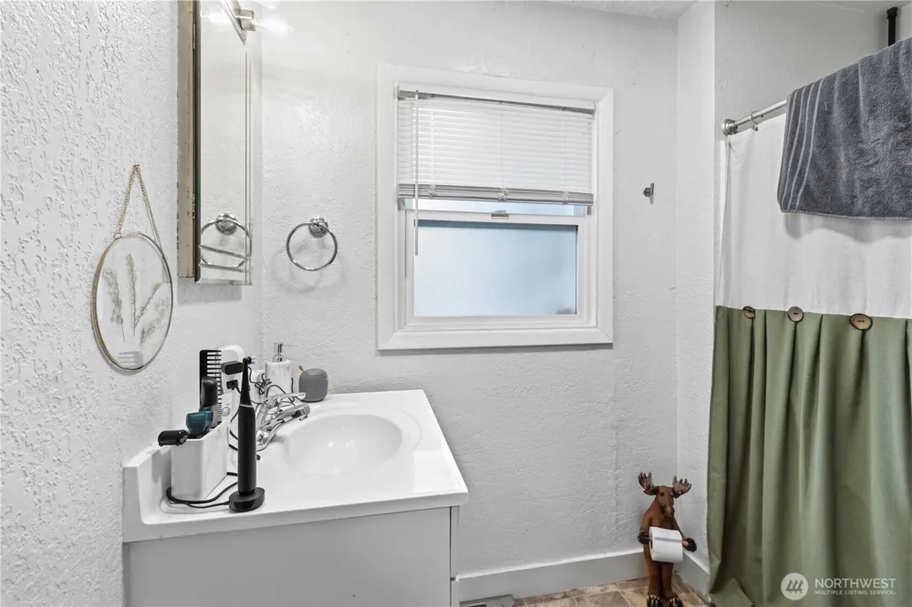 1159 19th Avenue Longview, WA 98632