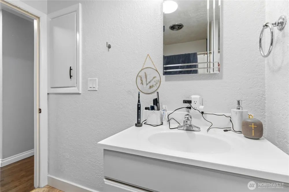 1159 19th Avenue Longview, WA 98632