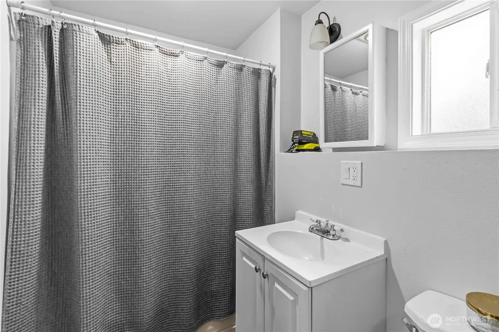 1159 19th Avenue Longview, WA 98632