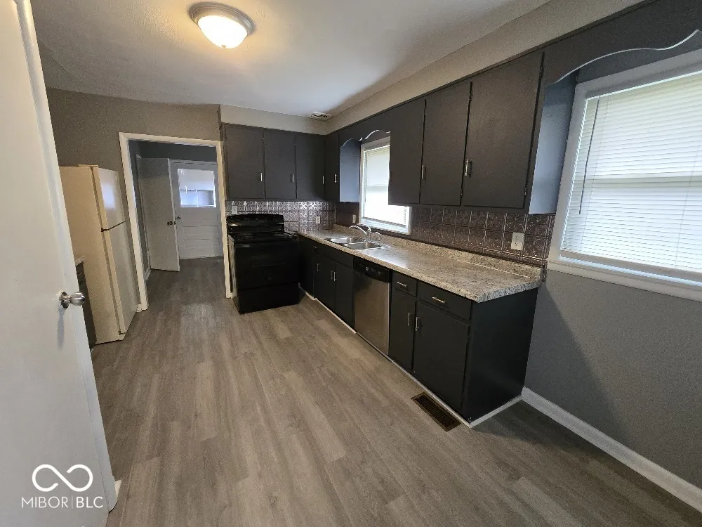 203 W Walnut Street Farmland, IN 47340
