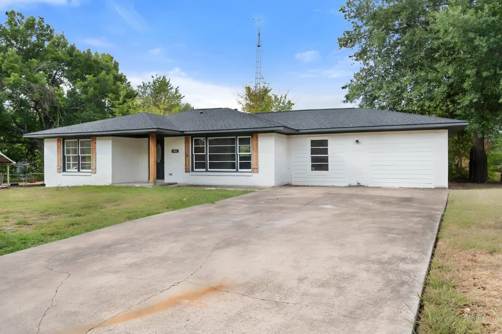 2922 College Circle Corsicana, TX 75110