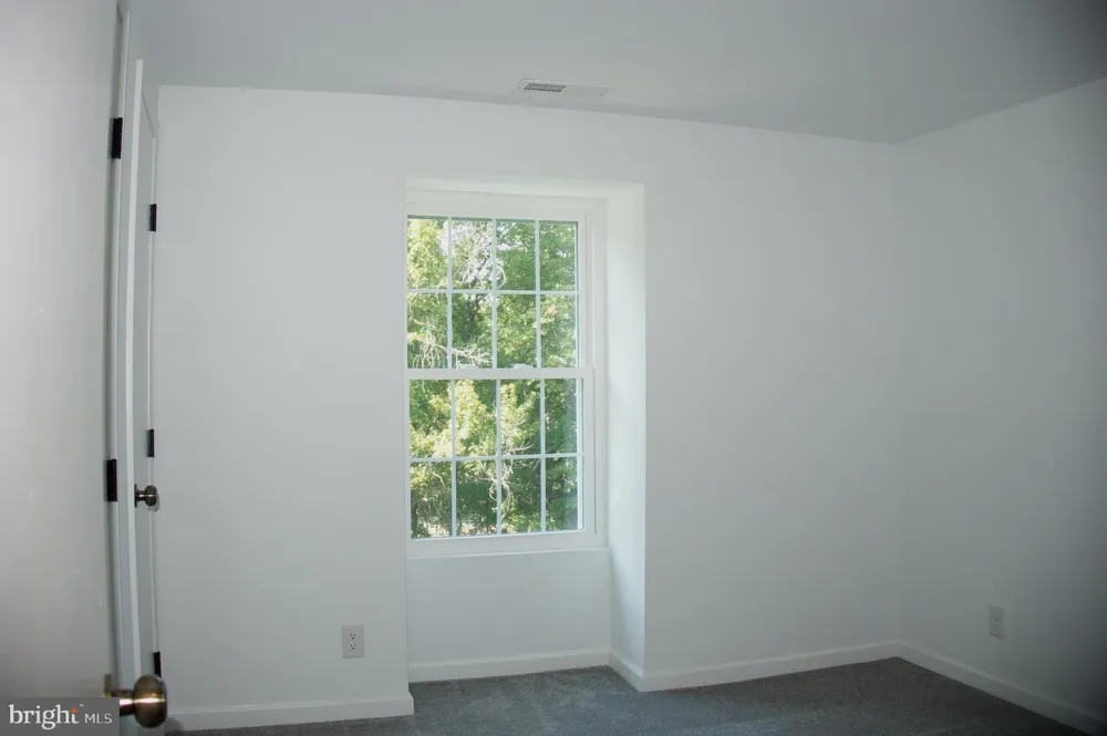 33 SEQUOIA COURT Marlton, NJ 08053