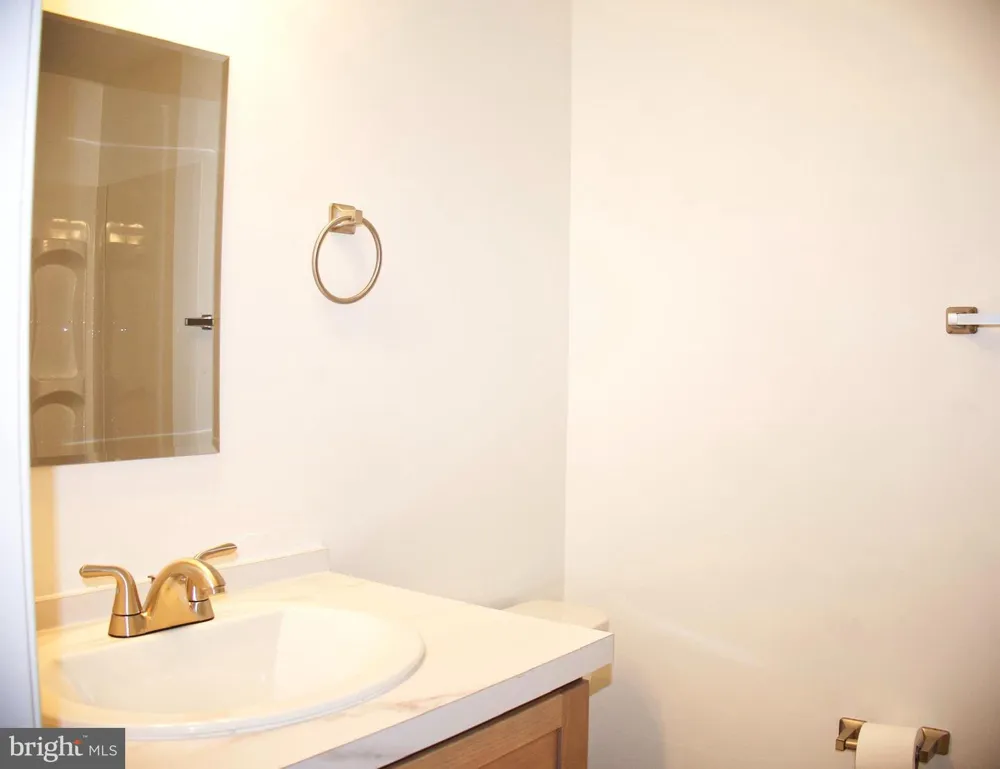 33 SEQUOIA COURT Marlton, NJ 08053