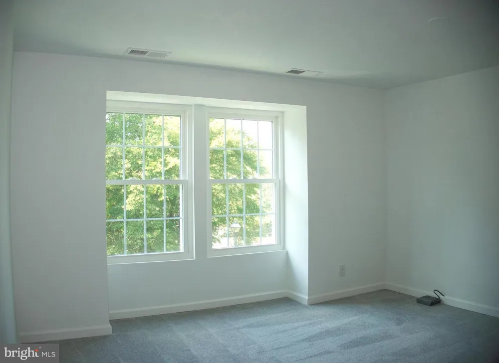 33 SEQUOIA COURT Marlton, NJ 08053