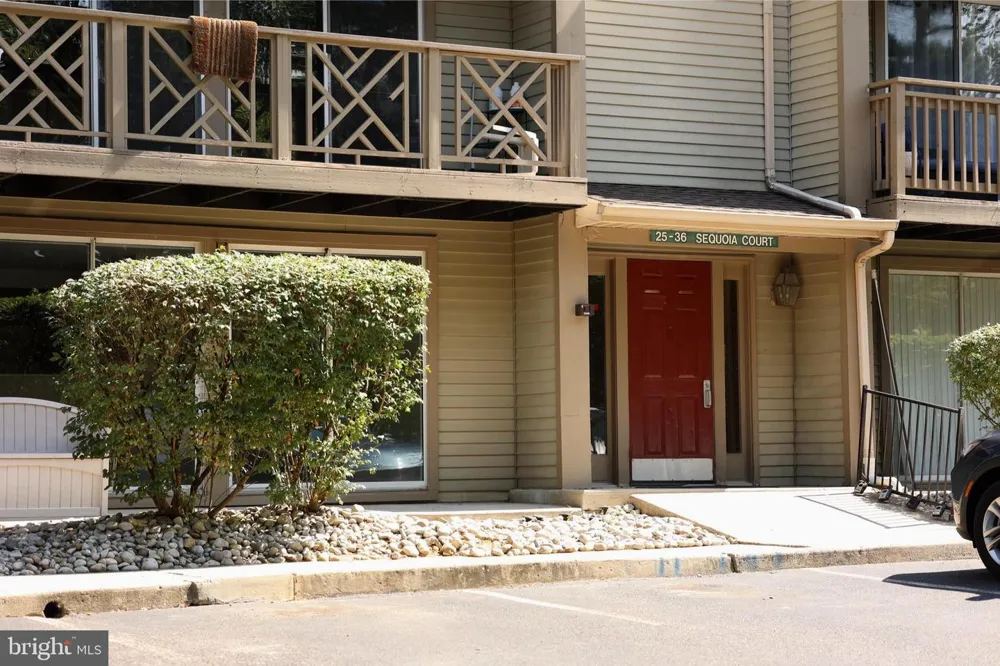33 SEQUOIA COURT Marlton, NJ 08053