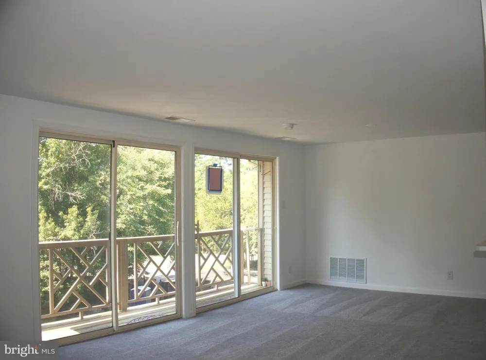 33 SEQUOIA COURT Marlton, NJ 08053