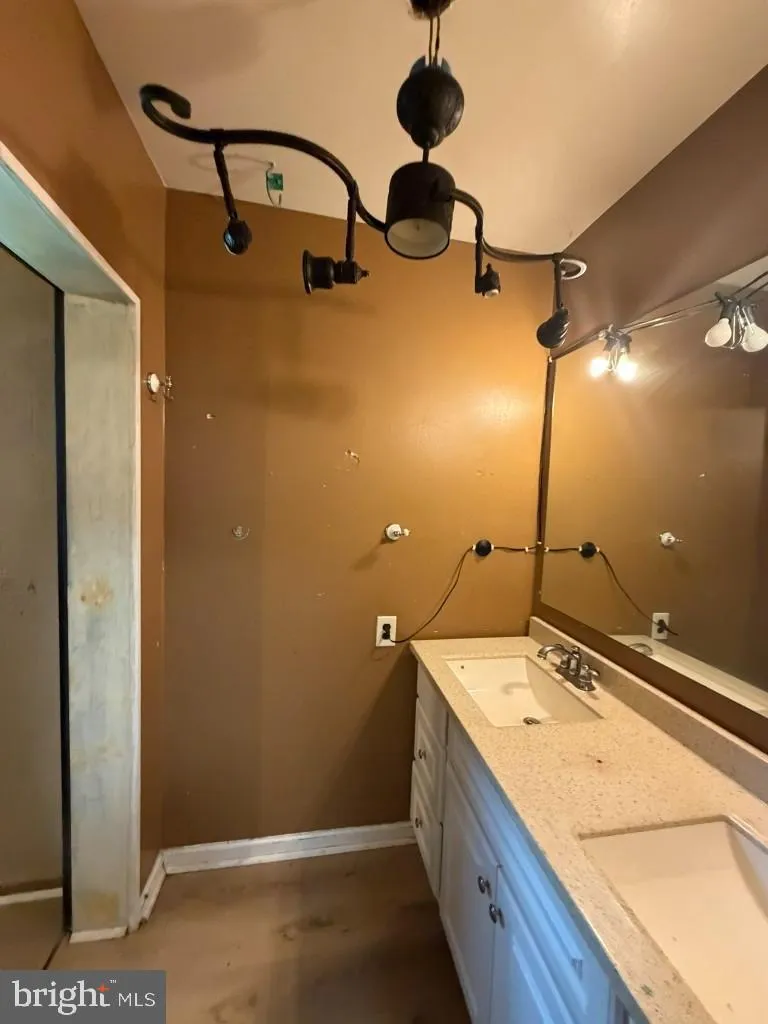 2704 HAMILTON AVENUE Baltimore, MD 21214