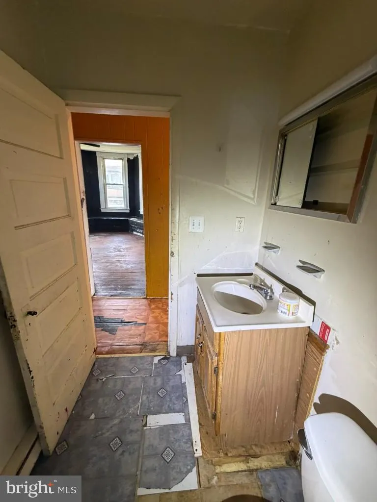 2704 HAMILTON AVENUE Baltimore, MD 21214
