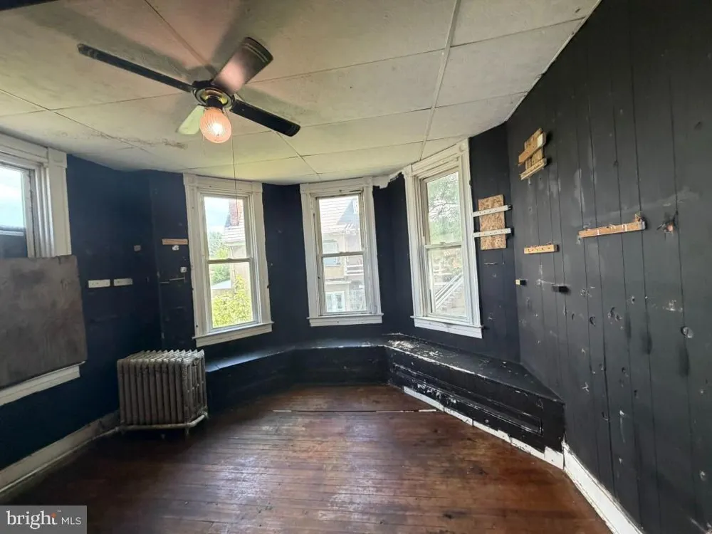 2704 HAMILTON AVENUE Baltimore, MD 21214