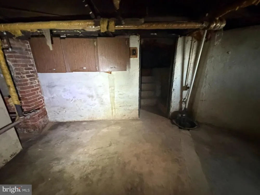 2704 HAMILTON AVENUE Baltimore, MD 21214