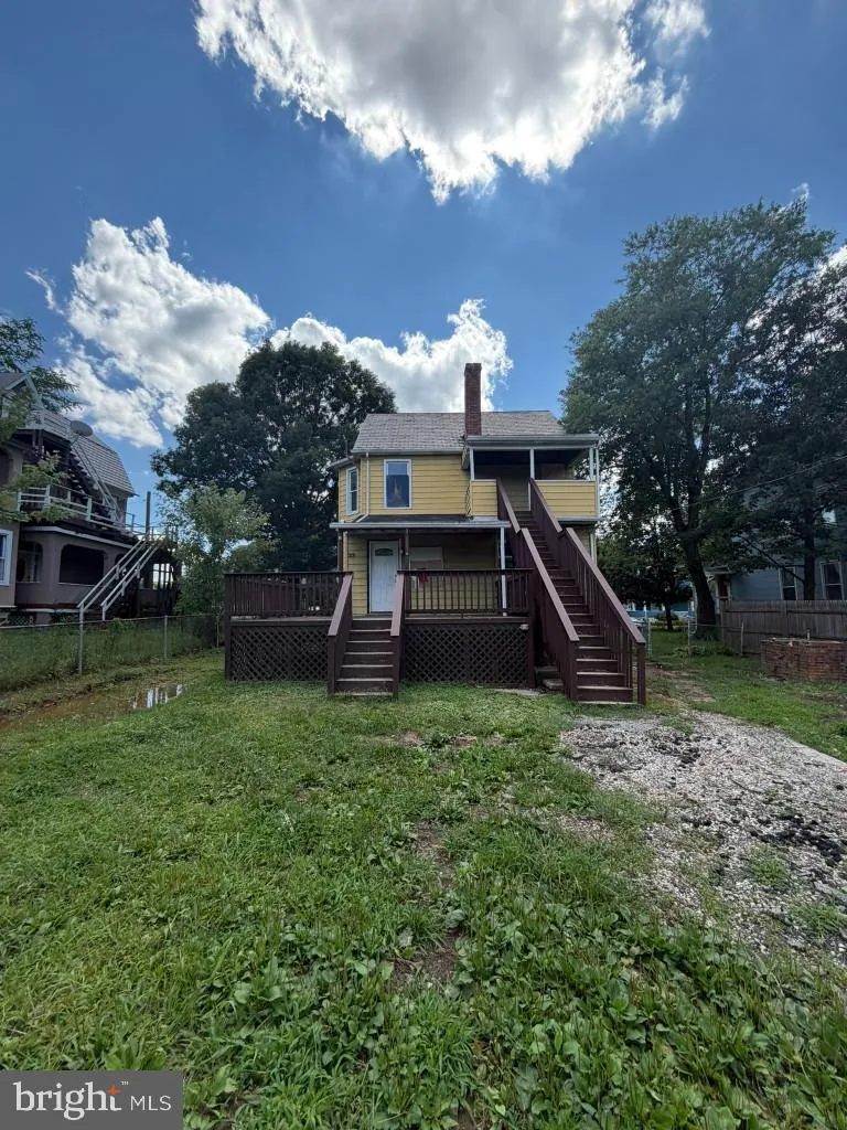 2704 HAMILTON AVENUE Baltimore, MD 21214