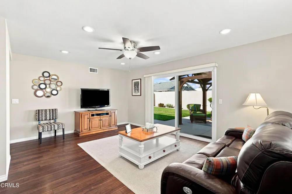 338 Hayes Avenue Ventura, CA 93003