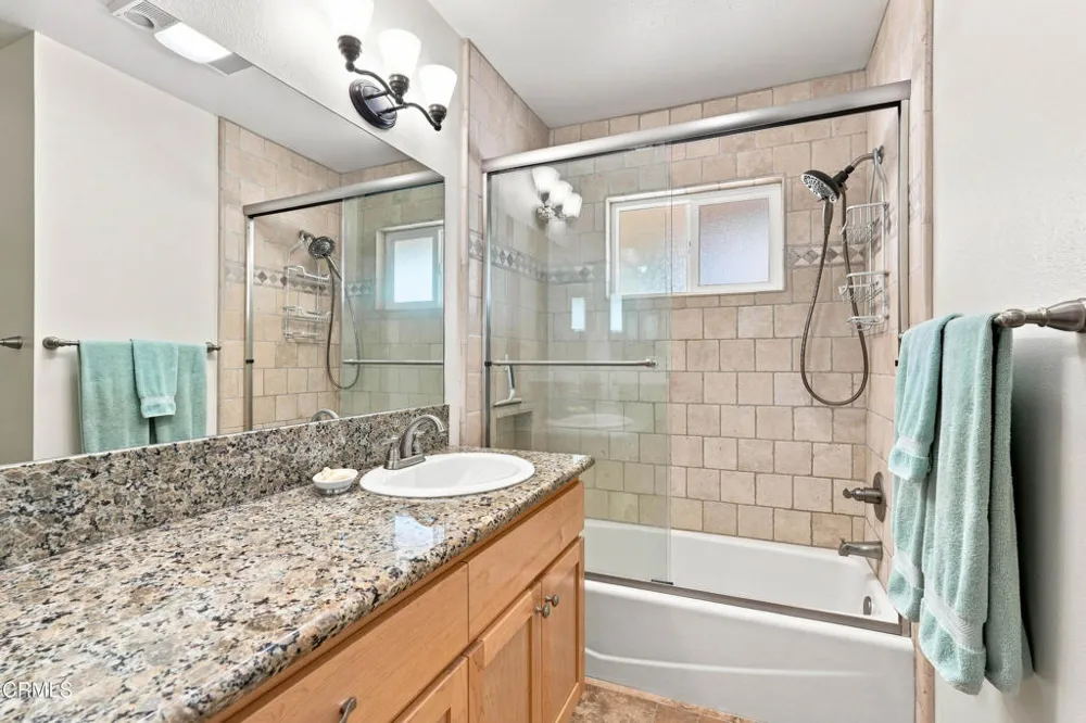 338 Hayes Avenue Ventura, CA 93003