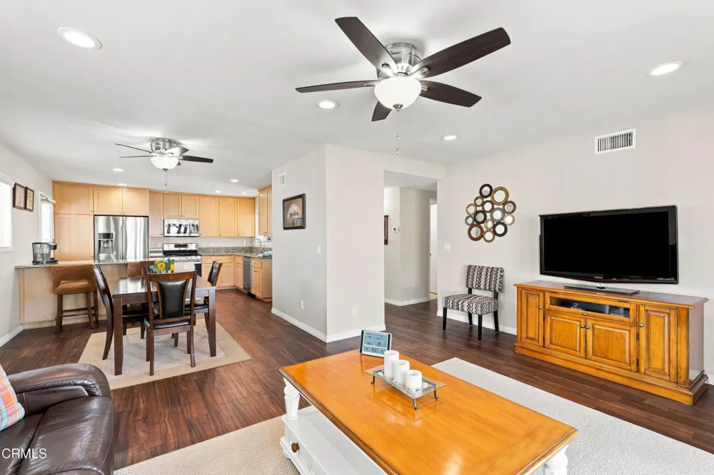 338 Hayes Avenue Ventura, CA 93003