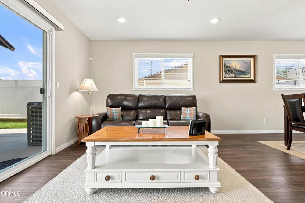 338 Hayes Avenue Ventura, CA 93003