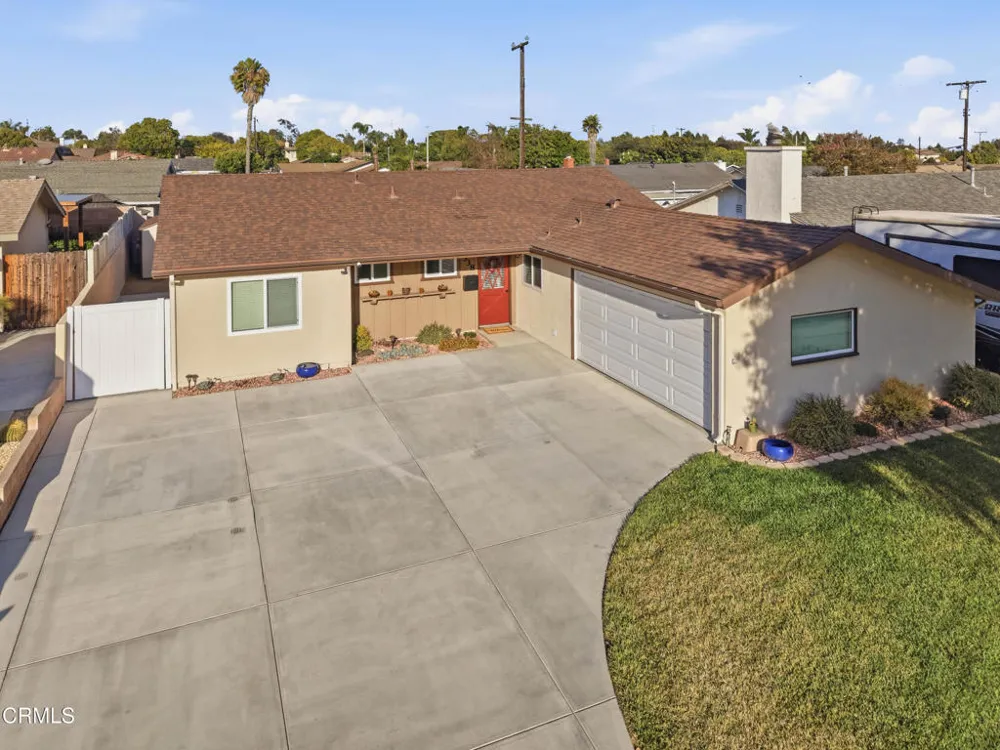 338 Hayes Avenue Ventura, CA 93003