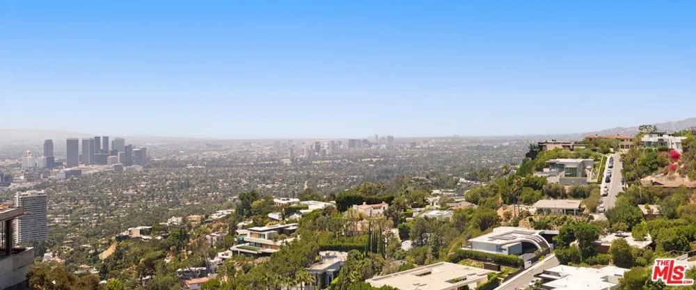 2275 Sunset Plaza Los Angeles, CA 90069