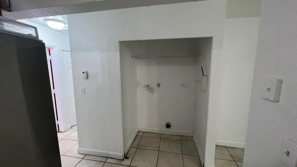 2421 NW 8th Place #Unit 2 Fort Lauderdale, FL 33311