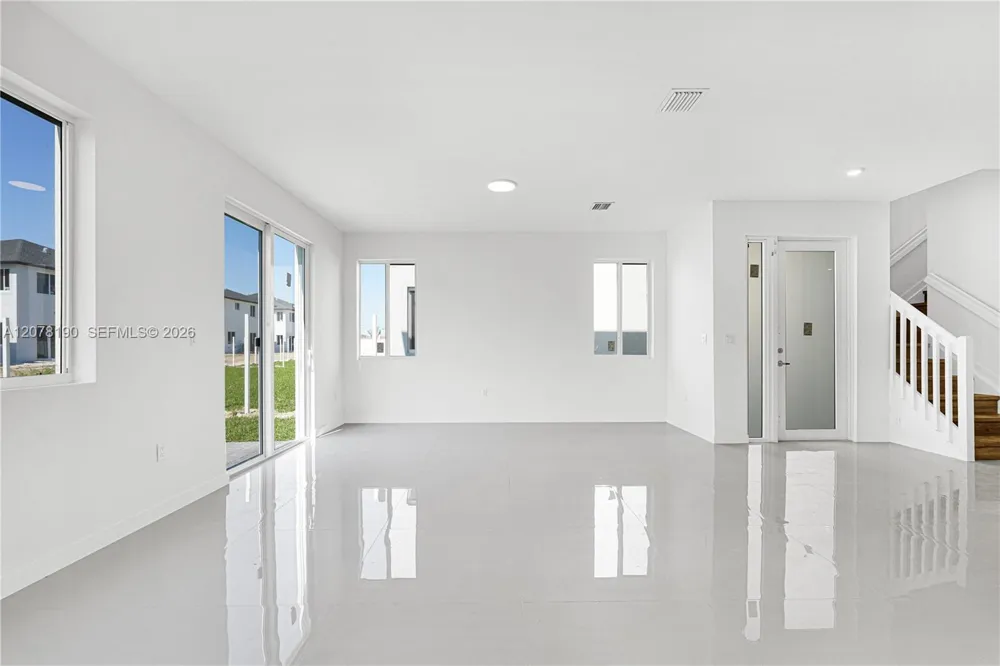 22555 SW 125th Ave Miami, FL 33170
