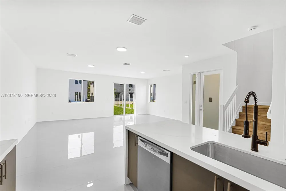 22555 SW 125th Ave Miami, FL 33170