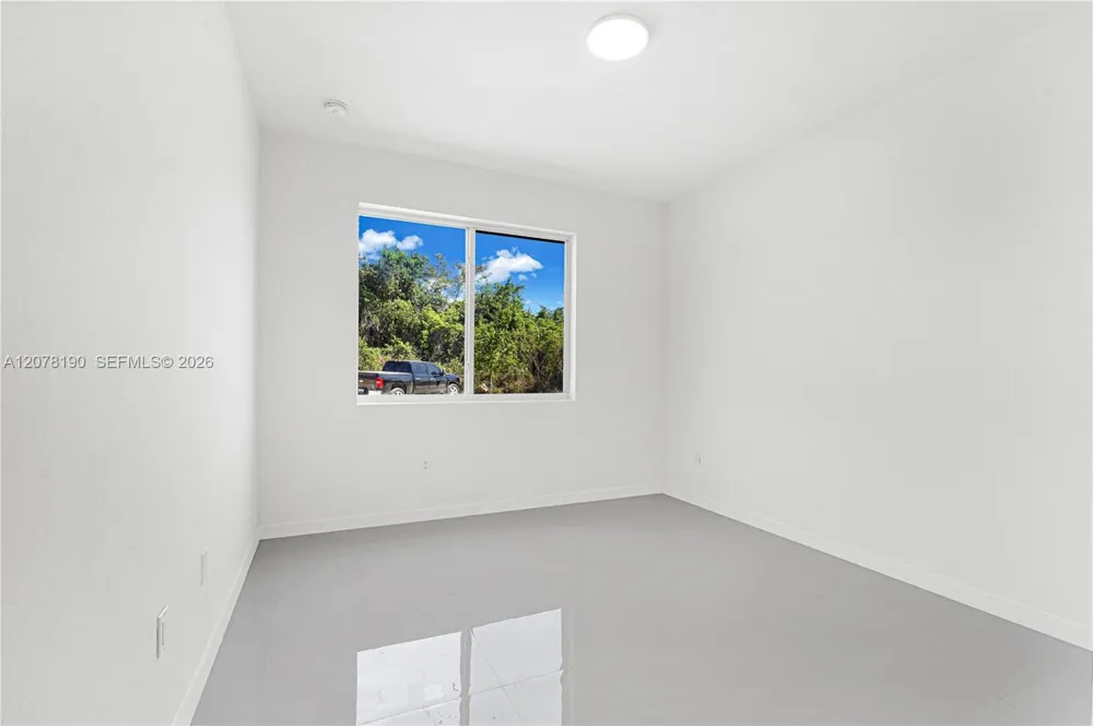 22555 SW 125th Ave Miami, FL 33170