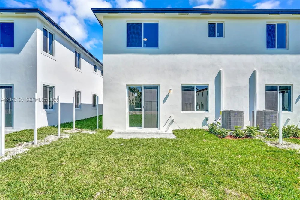 22555 SW 125th Ave Miami, FL 33170