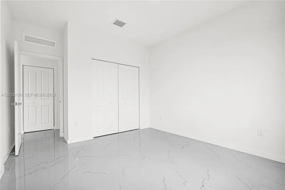 22555 SW 125th Ave Miami, FL 33170