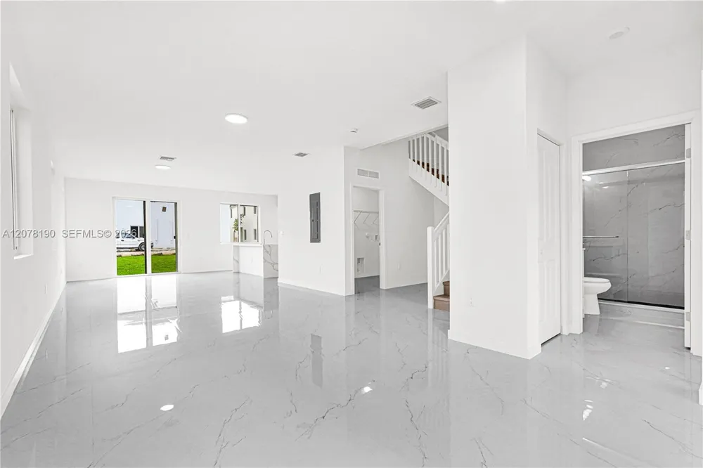 22555 SW 125th Ave Miami, FL 33170
