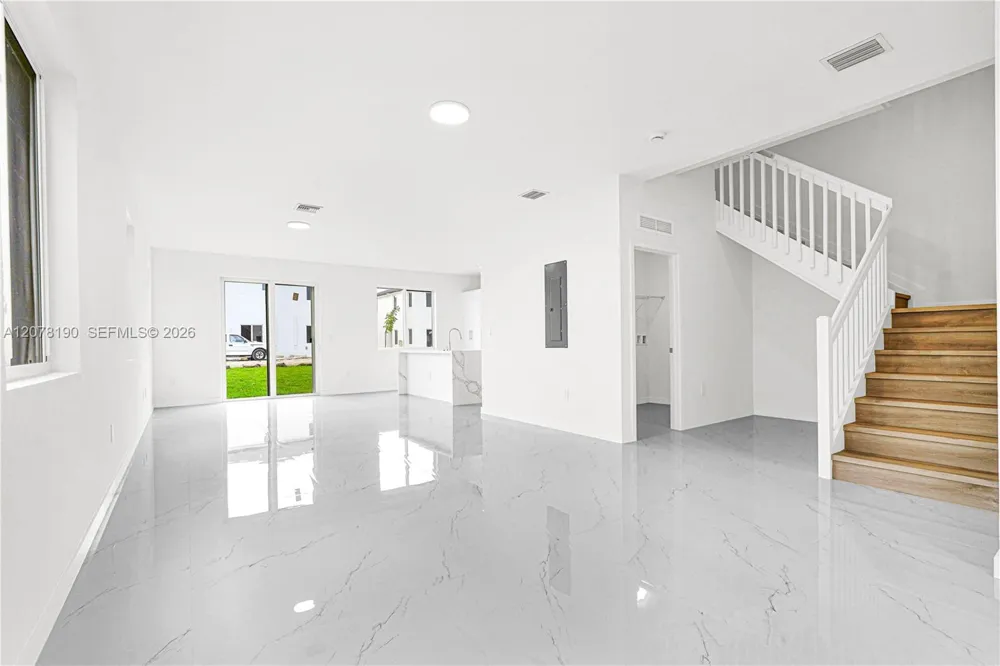 22555 SW 125th Ave Miami, FL 33170