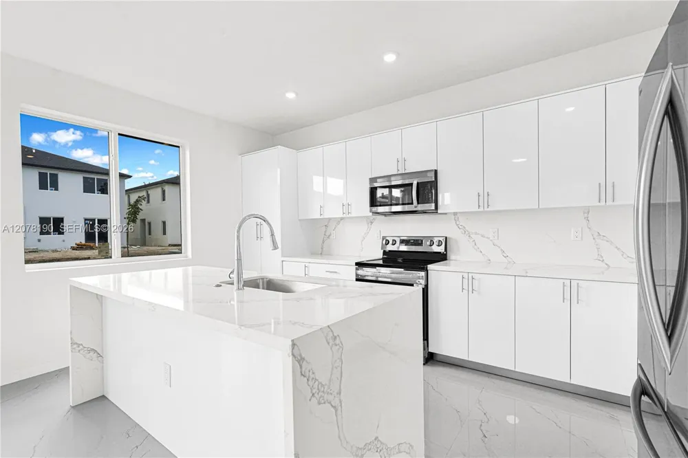22555 SW 125th Ave Miami, FL 33170