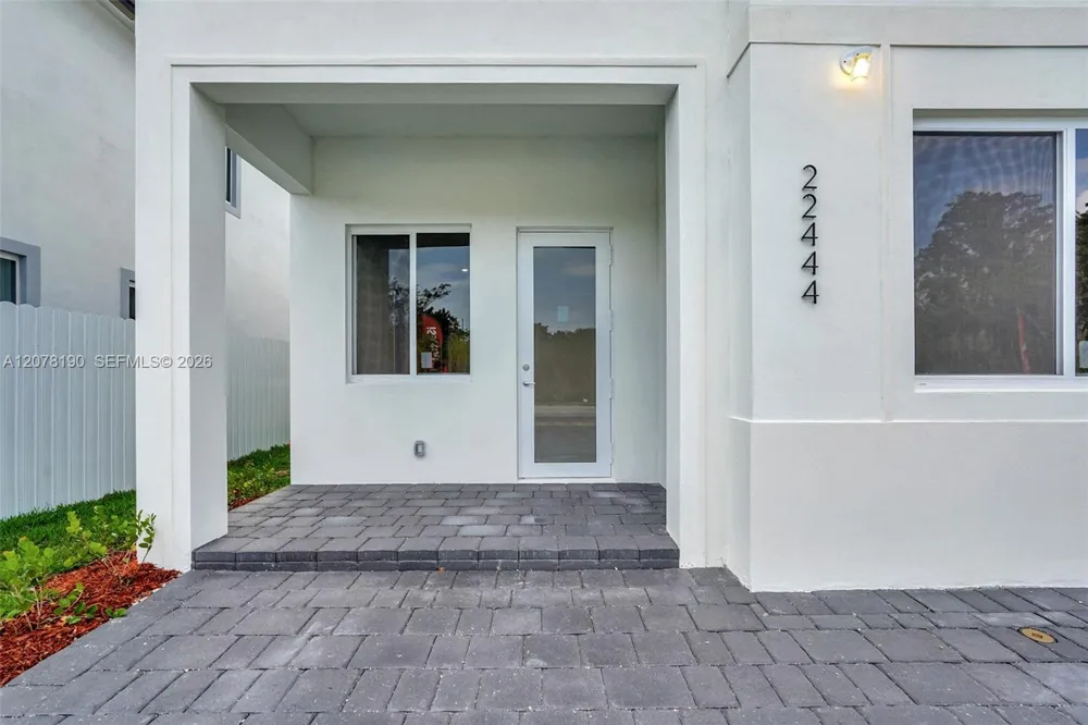 22555 SW 125th Ave Miami, FL 33170