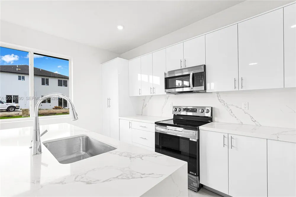 22555 SW 125th Ave Miami, FL 33170