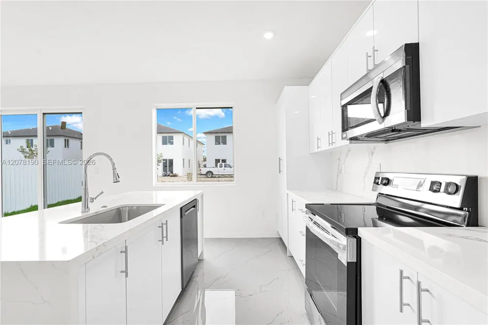 22555 SW 125th Ave Miami, FL 33170