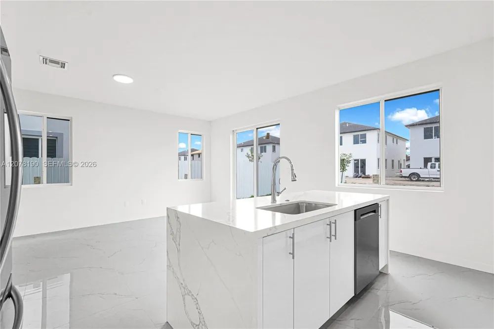 22555 SW 125th Ave Miami, FL 33170